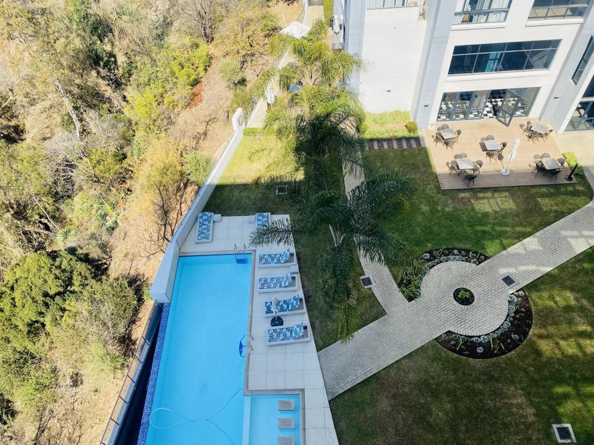 Stay Menlyn Pretoria Bagian luar foto