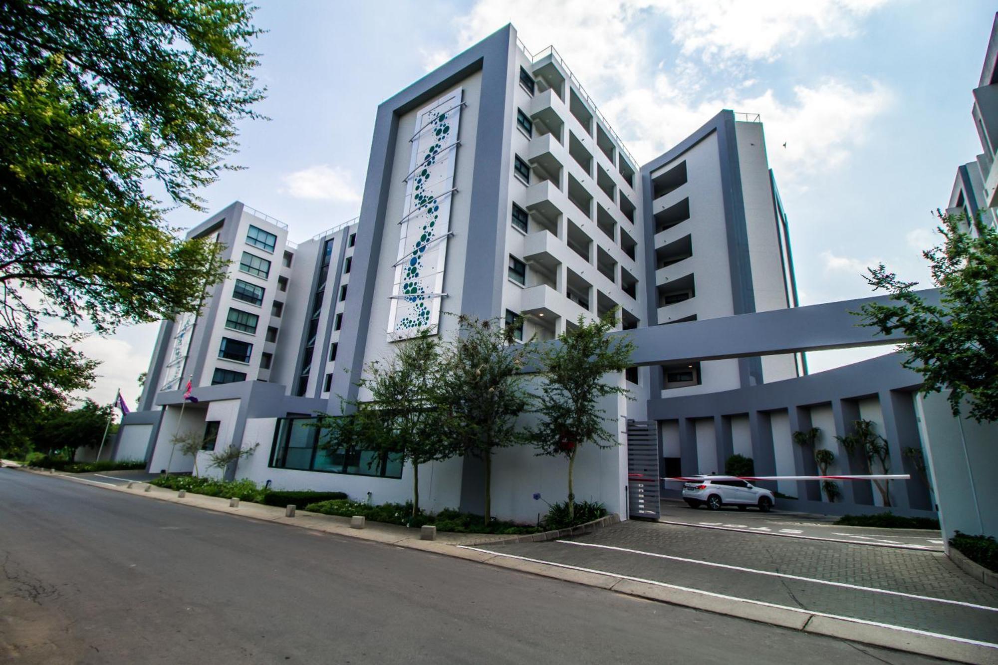 Stay Menlyn Pretoria Bagian luar foto